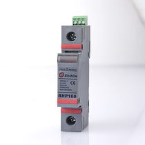 محافظ نوسان ولتاژ نوع 3 | ریل DIN